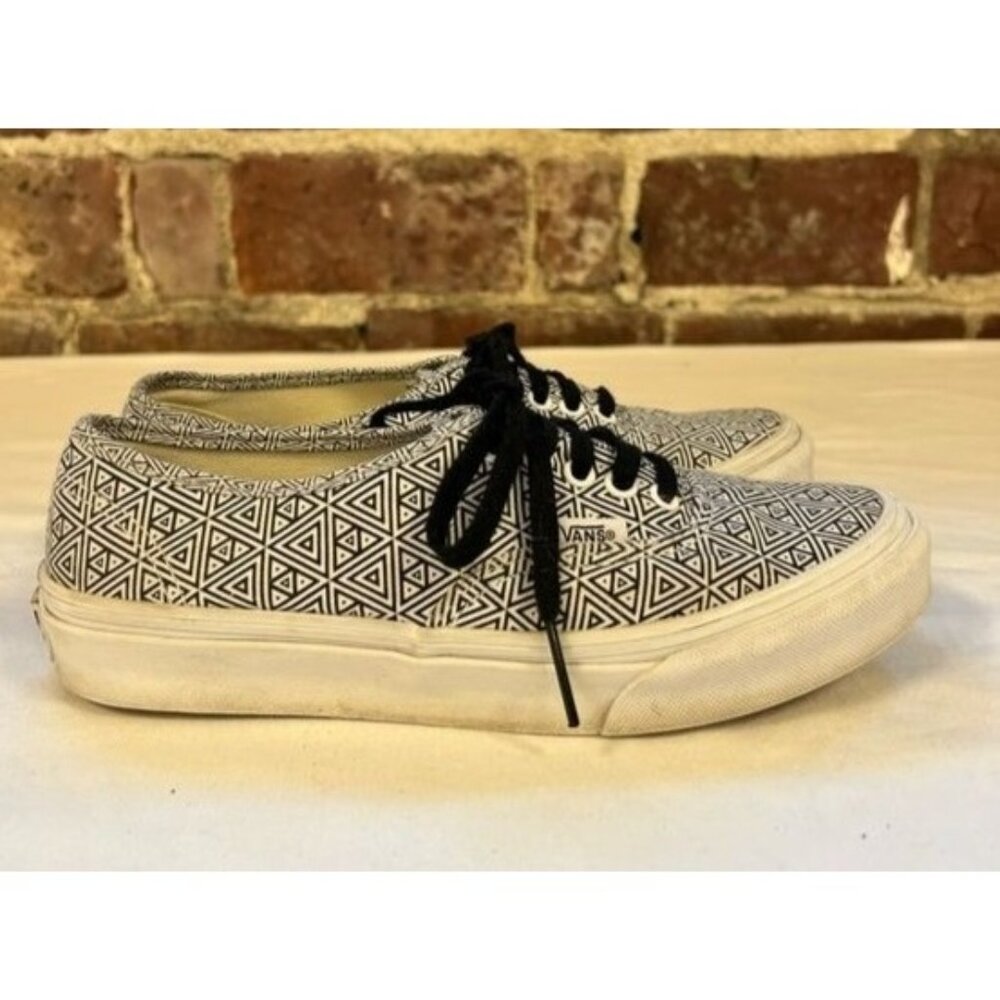 Vans Black & White Triangle Geometric Pattern Size M 4.5/W 6